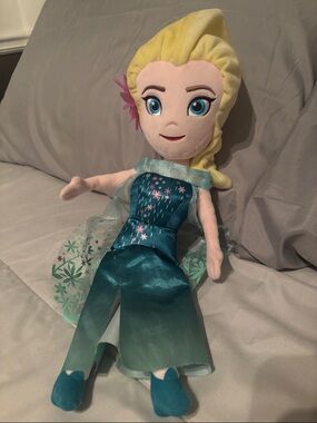 Kohl's cares Elsa  Princess Plush Doll